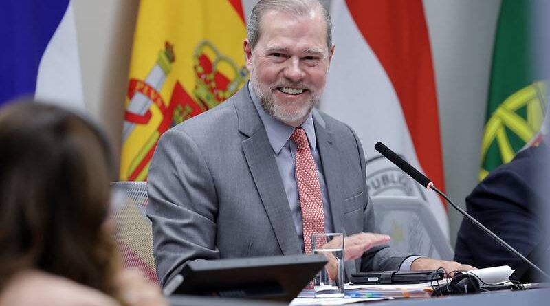 Em sigilo, Toffoli concede liminar e livra Reinaldo de ação pela propina de R$ 67,7 milhões da JBS