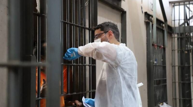 DNA coletado em presídios amplia investigações e fortalece banco genético de Mato Grosso do Sul