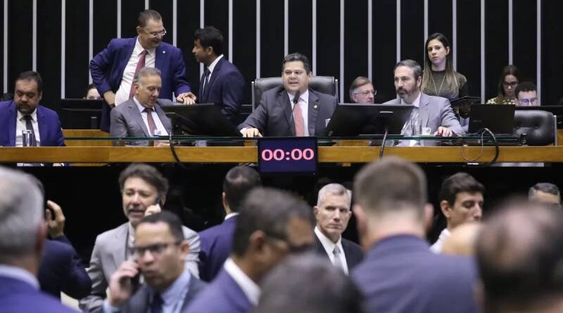 Bancadas do PL e do PT lideram assinaturas por pedidos de CPI do Master Bancadas do PL e do PT lideram assinaturas por pedidos de CPI do Master