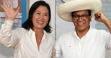 Keiko Fujimori e Roberto Sánchez disputam presidência do Peru em meio à crise política Keiko Fujimori e Roberto Sánchez disputam presidência do Peru em meio à crise política