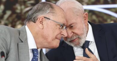 Lula quer atuação de Alckmin contra novo tarifaço dos EUA