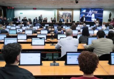 CCJ da Câmara aprova PEC que reduz a maioridade penal para 16 anos CCJ da Câmara aprova PEC que reduz a maioridade penal para 16 anos