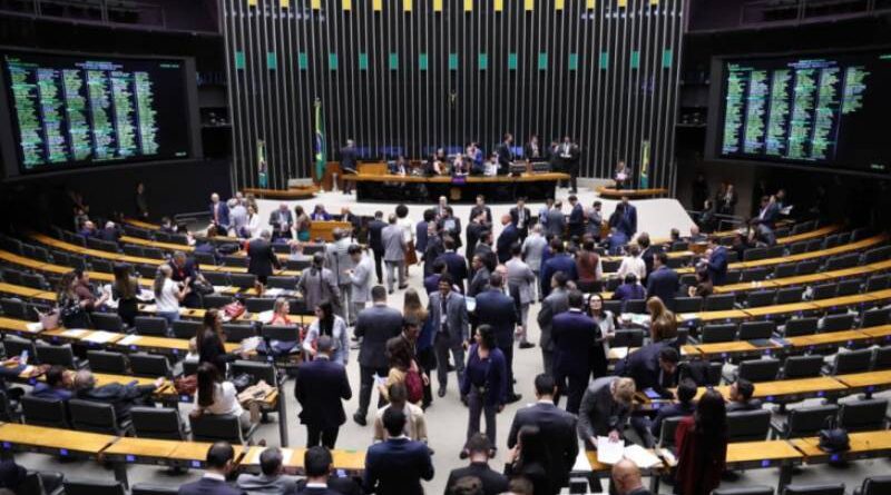 PoderData: 48% veem trabalho da Câmara como ‘péssimo’; Senado índice vai para 44%