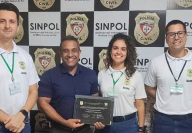 Presidente do Sinpol/MS recebe convite para formatura de novos policiais civis Presidente do Sinpol/MS recebe convite para formatura de novos policiais civis