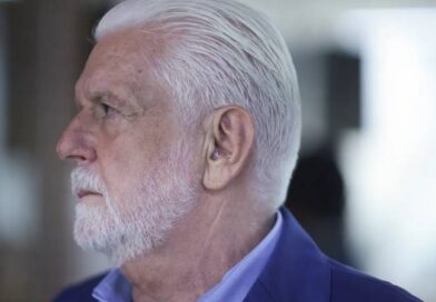 Jaques Wagner tentou vender terreno de R$ 15,8 milhões após ser alvo no Caso Master Jaques Wagner tentou vender terreno de R$ 15,8 milhões após ser alvo no Caso Master