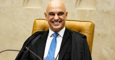 Decisão de Moraes sobre IA de Bolsonaro causa mal-estar no TSE