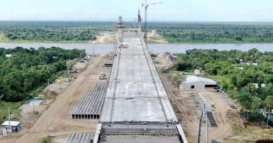 Com investimento de US$ 100 milhões, trecho da Rota Bioceânica que liga Brasil a Paraguai entra em fase final de construção Com investimento de US$ 100 milhões, trecho da Rota Bioceânica que liga Brasil a Paraguai entra em fase final de construção
