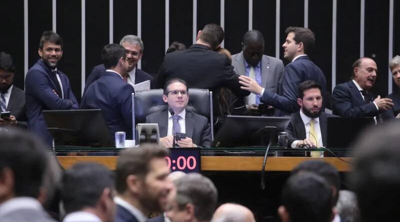 Republicanos enviou 43% das emendas de comissão à PB de Hugo, diz relatório Republicanos enviou 43% das emendas de comissão à PB de Hugo, diz relatório