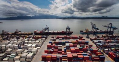 Governo decide manter imposto de 12% sobre exportação de petróleo Governo decide manter imposto de 12% sobre exportação de petróleo