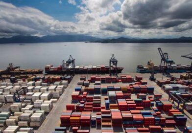 Governo decide manter imposto de 12% sobre exportação de petróleo Governo decide manter imposto de 12% sobre exportação de petróleo