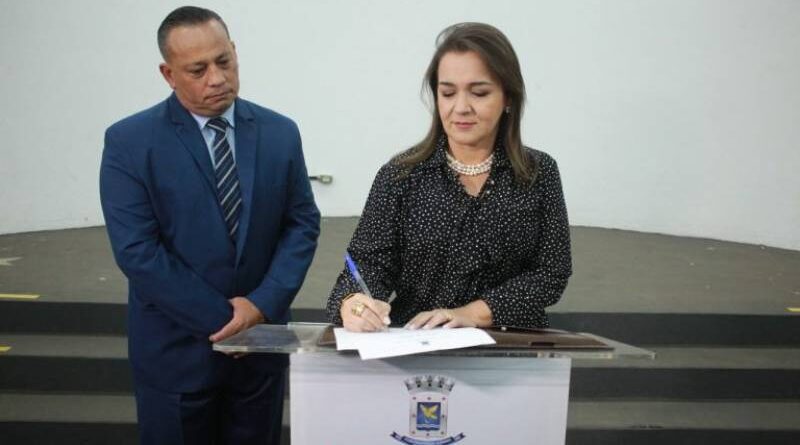 CDL-CG critica Adriane Lopes em manifesto, fala em falha de gestão e fixação por tapa buracos CDL-CG critica Adriane Lopes em manifesto, fala em falha de gestão e fixação por tapa buracos