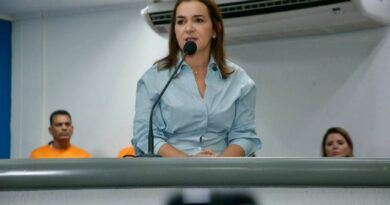 Adriane prorroga arrocho fiscal pela 3ª vez, mas dá super promoção e dobra salário de advogado