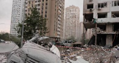 Ataque russo com drones e mísseis a Kiev deixa ao menos 14 mortos Ataque russo com drones e mísseis a Kiev deixa ao menos 14 mortos