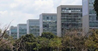 Governo analisa proposta de ajuste no Simples apresentadas por relator