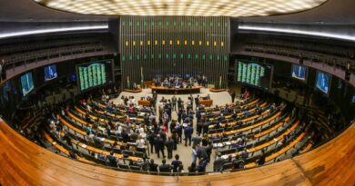 Bancadas na Câmara travam votação de projeto que criminaliza misoginia Bancadas na Câmara travam votação de projeto que criminaliza misoginia
