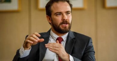 Governo adia retirada de subsídio da gasolina por cautela com EUA-Irã