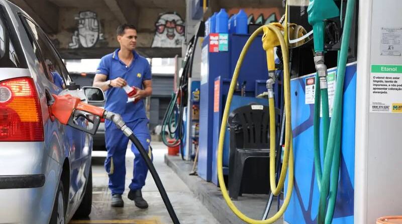 Subsídio de R$ 0,44 por litro da gasolina é prorrogado por 30 dias Subsídio de R$ 0,44 por litro da gasolina é prorrogado por 30 dias