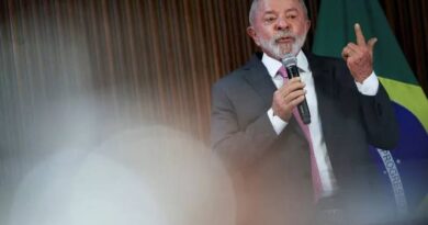 Lula: “Que ninguém de fora venha meter o dedo nas nossas eleições”