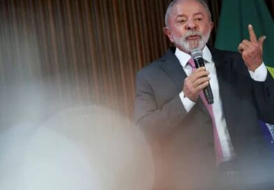 Lula: “Que ninguém de fora venha meter o dedo nas nossas eleições”