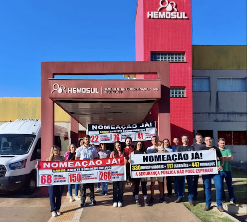 Aprovados na PCMS devem enfrentar 6 meses de espera por nomeação após governador adiar convocação para 2027; Comissão organiza mobilizações Aprovados na PCMS devem enfrentar 6 meses de espera por nomeação após governador adiar convocação para 2027; Comissão organiza mobilizações