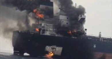 Irã ataca navios no Estreito de Ormuz após novos bombardeios dos EUA Irã ataca navios no Estreito de Ormuz após novos bombardeios dos EUA