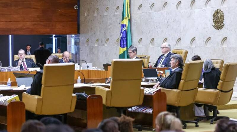 Tribunais descumprem limite a penduricalhos e salários passam de R$1 milhão Tribunais descumprem limite a penduricalhos e salários passam de R$1 milhão