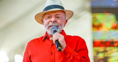 Lula critica ministros da Saúde do governo Bolsonaro: “Mequetrefes” Lula critica ministros da Saúde do governo Bolsonaro: “Mequetrefes”