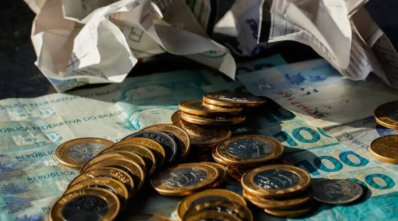 Economia cresce 0,7% em maio, puxada por consumo das famílias, diz FGV Economia cresce 0,7% em maio, puxada por consumo das famílias, diz FGV