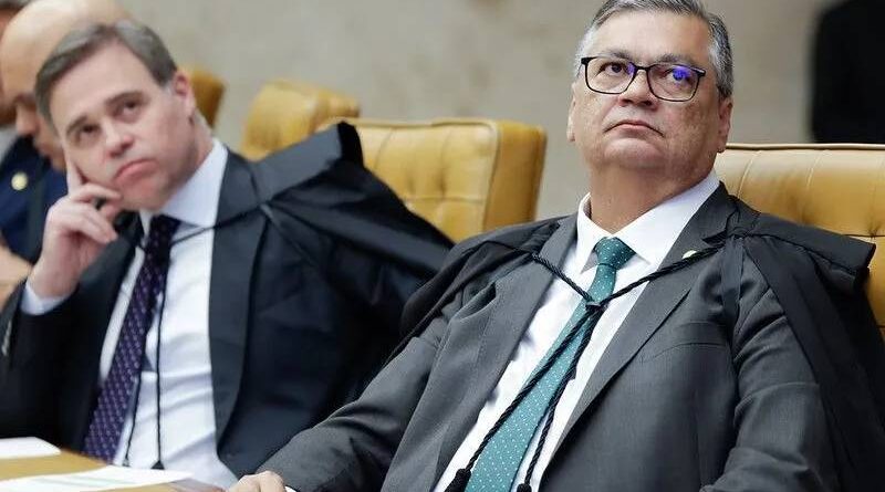 Dark Horse: Dino e Mendonça autorizam apurações que podem se colidir no STF Dark Horse: Dino e Mendonça autorizam apurações que podem se colidir no STF