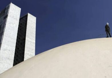 Apenas seis dos 21 partidos intimados responderam ao STF sobre emendas Apenas seis dos 21 partidos intimados responderam ao STF sobre emendas
