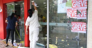 Bancários farão paralisação de 24 horas nesta quinta (20/8)