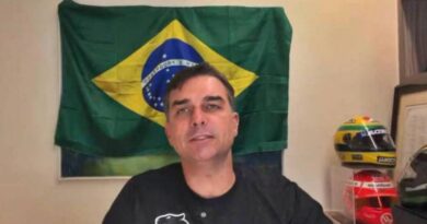Arregou? Flávio Bolsonaro justifica ausência em debate na Band