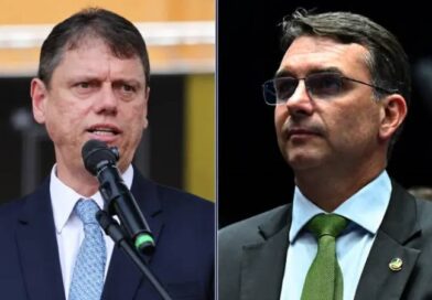 Candidatos aliados do PL evitam figura tóxica de Flávio Bolsonaro