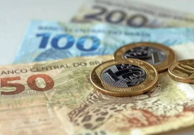 Novo salário mínimo reajusta benefícios e impacta contas públicas. Entenda