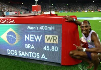 Alison dos Santos quebra recorde mundial dos 400m com barreiras