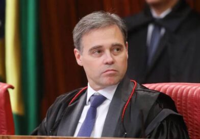 AGU trava ação contra Mendonça, mas PF mantém pressão e amplia crise
