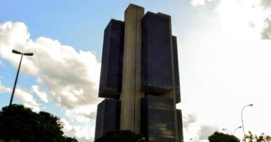 BC: Contas externas têm déficit de US$ 8,1 bilhões em julho