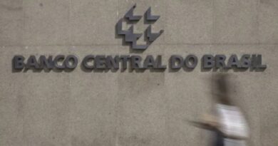 Focus: IPCA 2026 segue em 5,02%, acima da meta de inflação; Selic 2027 fica em 13,75%