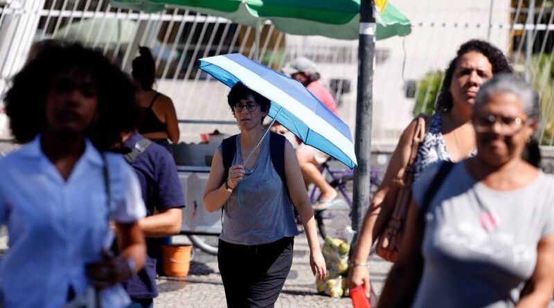 Salário mínimo deverá subir para R$ 1.741 em 2027