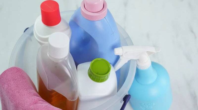 Anvisa determina retirada de circulação de 12 produtos de limpeza