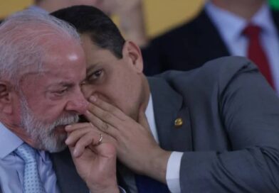 Lula e Alcolumbre retomam relação na véspera da eleição e de olho em 2027
