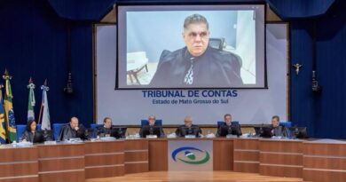 Juiz pede informações ao TCE sobre termo de gestão com Adriane para por fim a folha secreta