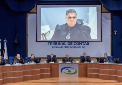 Juiz pede informações ao TCE sobre termo de gestão com Adriane para por fim a folha secreta