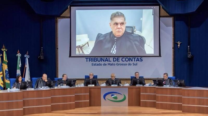 Juiz pede informações ao TCE sobre termo de gestão com Adriane para por fim a folha secreta