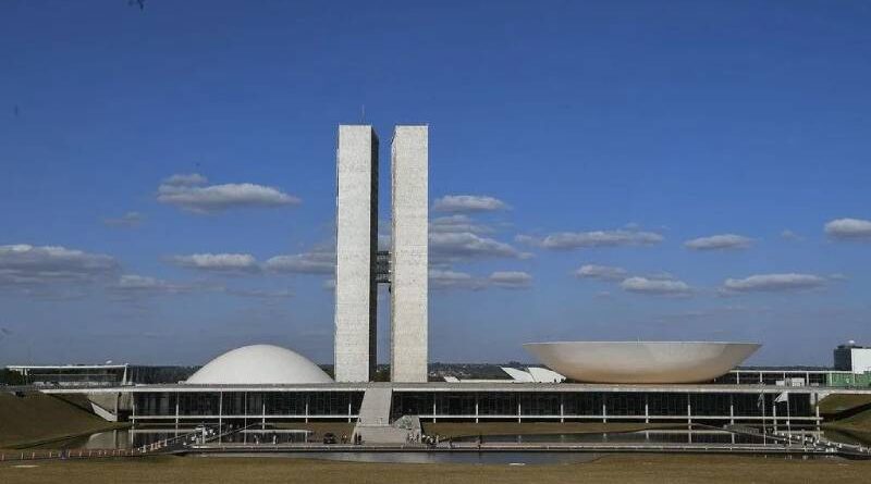 Lulinha vira munição do PL enquanto PT contra-ataca com Dark Horse