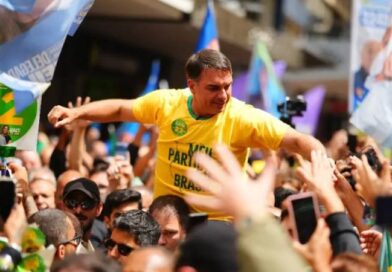 Flávio vai ao MPE contra fake news sobre Nossa Senhora Aparecida