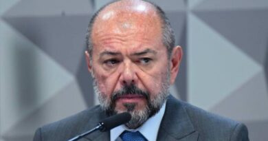 Empresários do INSS citam ex-ministro em acordos suspeitos, diz jornal