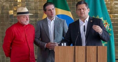 Mensagens sugerem que Motta negociou emenda em projeto para beneficiar Master