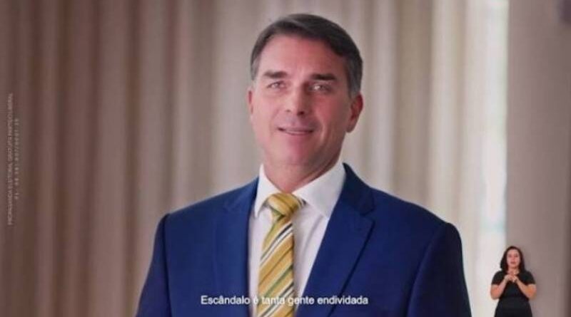 Flávio diz que Lula ‘dividiu o poder’ com Moraes e afirma que Brasil está ‘sem presidente’
