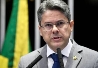 “Decepção”, diz Alessandro Vieira sobre Zanin rejeitar CPI do Master